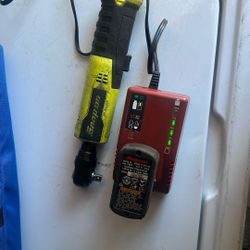 Snap on Brushless 3/8 Rachet 1 Battery And Charger 