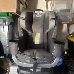 Graco extend2fit Car Seat
