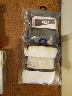 UGGS BODY PILLOW CASE