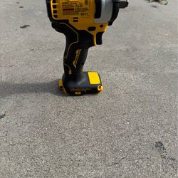 DEWALT 1/2” impact wrench
