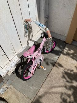 Small little Minnie mouse bike Small little Minnie mouse bike