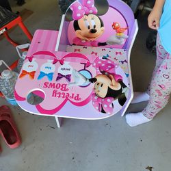 Minnie Mouse Kids Desk