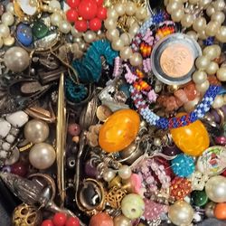 GORGEOUS VINTAGE-MODERN JEWELRY LOT