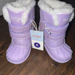 Snow boots with fur girls Purple  size 6, cat and Jack