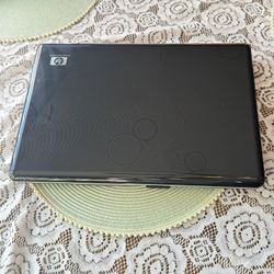 HP Pavilion dv9810us Laptop - 17” Screen