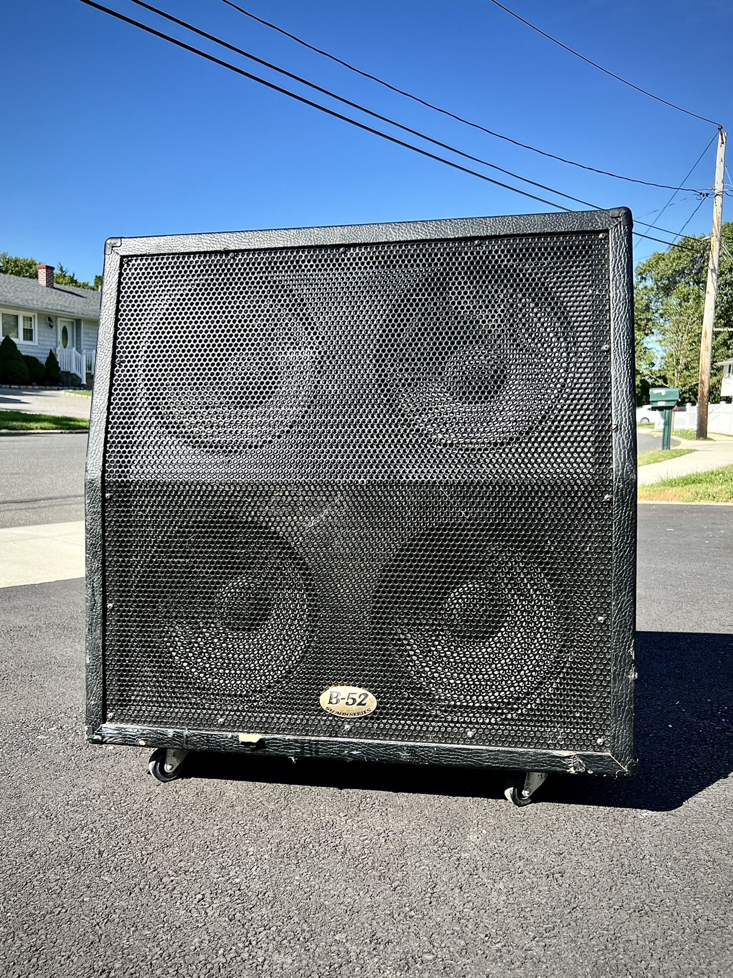 🚨Must Go🚨 B52 Stealth Series LG412V 4x12 Slant Guitar Cabinet