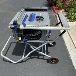 Folding table saw