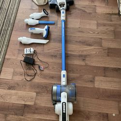 HART VACUUM WITH ALL ACCESSORIES 