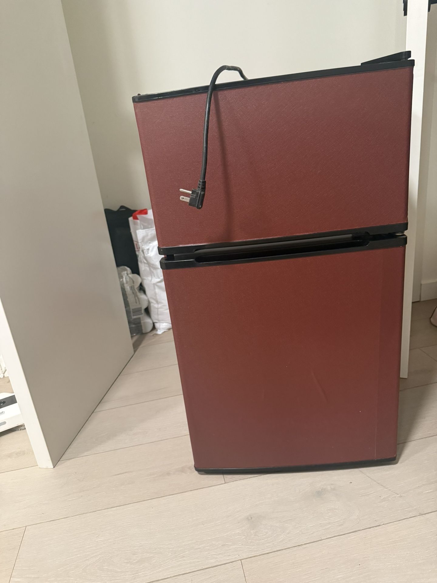 Mini Fridge 