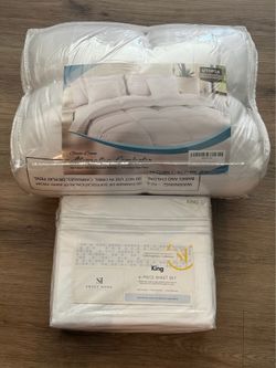 New King White Goose Down Alternative Comforter + 4 -piece King White