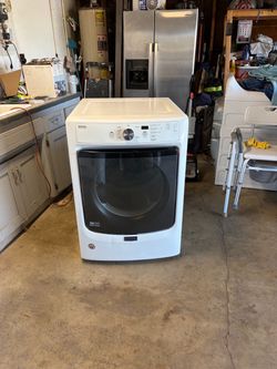 Maytag gas dryer in very good working condition. Delivery is available.30 day warranty. Ablo espanol.