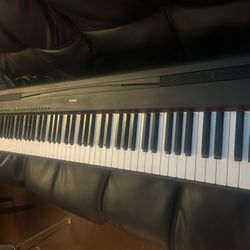 Yamaha P-85 Keyboard Like New