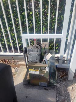 Electric gate stuck or not opening? Fast solution for motor, chain, and sensor issues