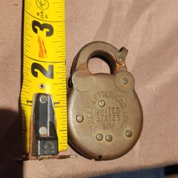 Street Letter Box https://offerup.com/redirect/?o=TG9jay5ubw== Key