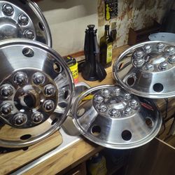 Stainless steel hubcap 16 in