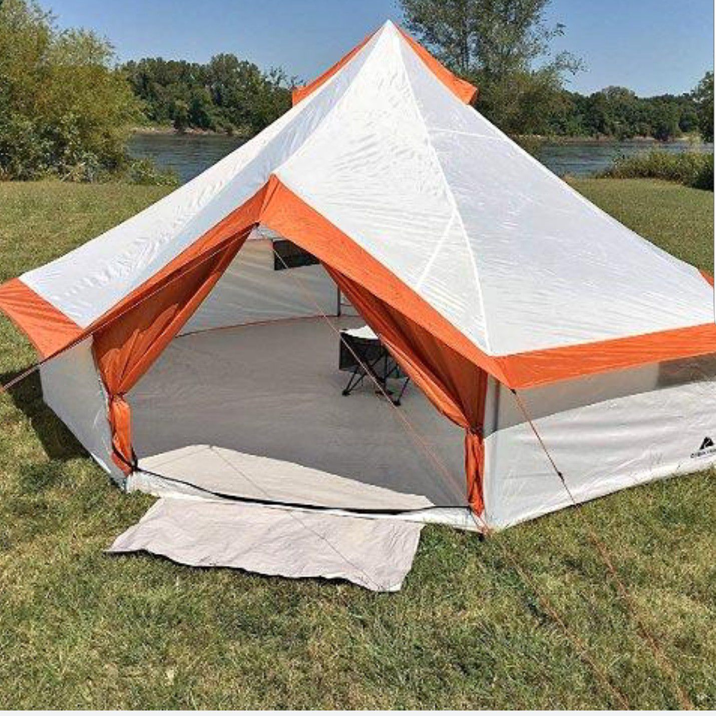 8 Person Large Tent, Camping, Backpacking, Family Outings, Events, Picnics. New