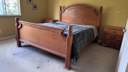 4 piece solid oak Cal king bedroom set