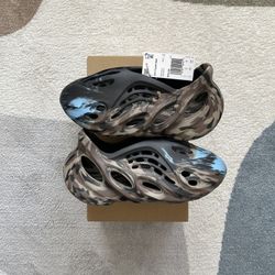 Adidas Yeezy Foam RNR MX Cinder - Size 6M