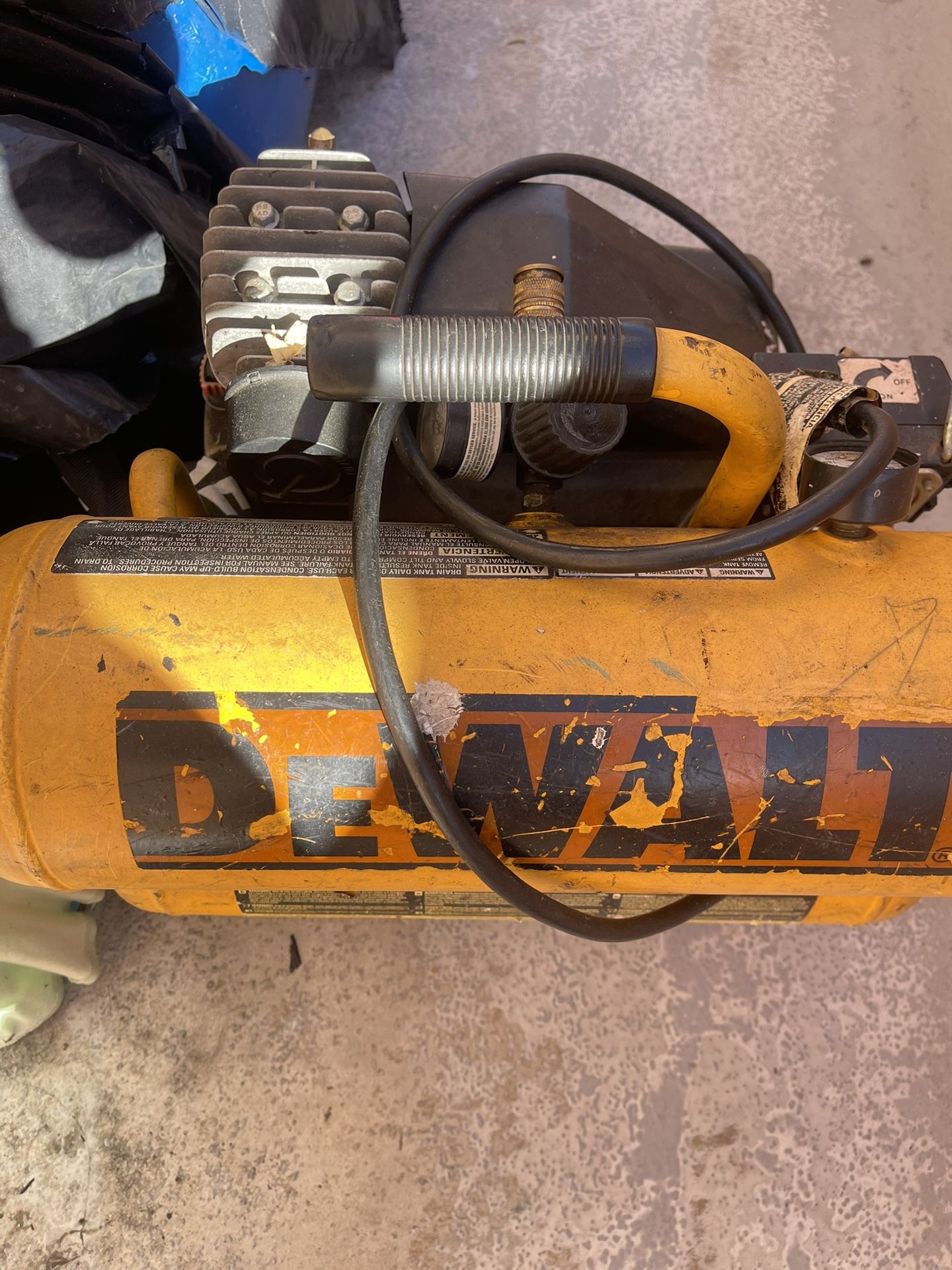 Dewalt 4 Gallon Compressor 