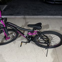 Kent Genesis Maeve Mountain Bike, 26" Wheels (Never Used)