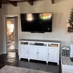 60 Inch Lg Class 4K Smart TV With Rotation Wall Mount 