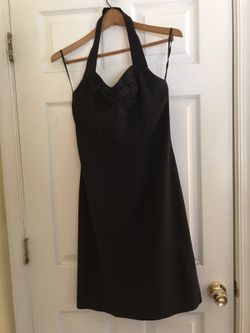Black dress size 4 (but I'm a 7 an fit in it)
