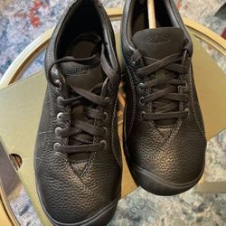 NIB: KEEN Women's Presidio Casual Comfortable Oxford Black Hiking Shoes - size 8.5