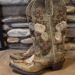 Women’s Ariat Cowboy boots size 7B