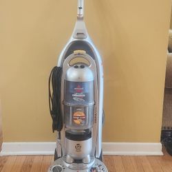 Bissell Vacuum. FREE--DOES NOT WORK.