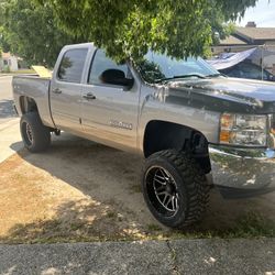 2013 Chevy Lifted Ac/ Heater Works 95k Miles