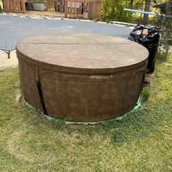 Hot Tub - 220 Volt 4 Person