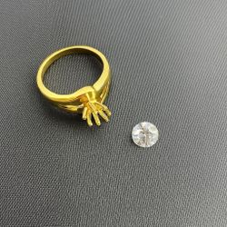 18 Karat Gold Ring With Diamond 