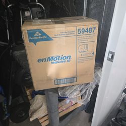 Automated Touchless Towel Dispenser