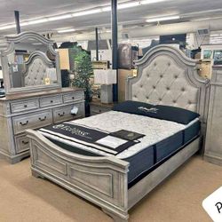 $10 Down Payment Finance ▪️Brand New ▪️Lodenbay Antique Gray Queen 4 Piece Set▪️ Queen Panel Bed/ Dresser / Mirror/ Nightstand 