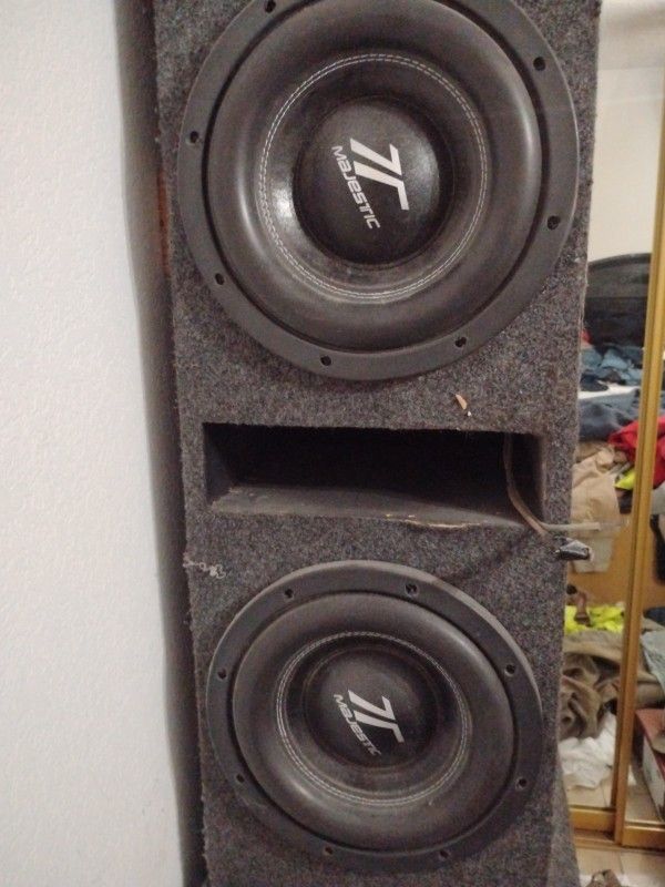 Subwoofers 10"S In Ported Box And Pioneer Amplifier And 2 6x9 With amp