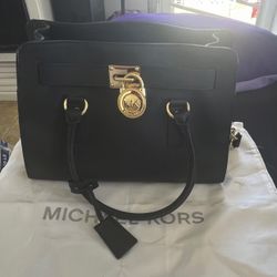 Micheal Kors Purse 