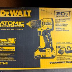 Dewalt 20V Power Drill W/Battery, Charger And Carry Bag