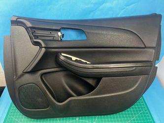 2013-15 CHEVROLET MALIBU RIGHT RH FRONT DOOR TRIM PANEL BLACK