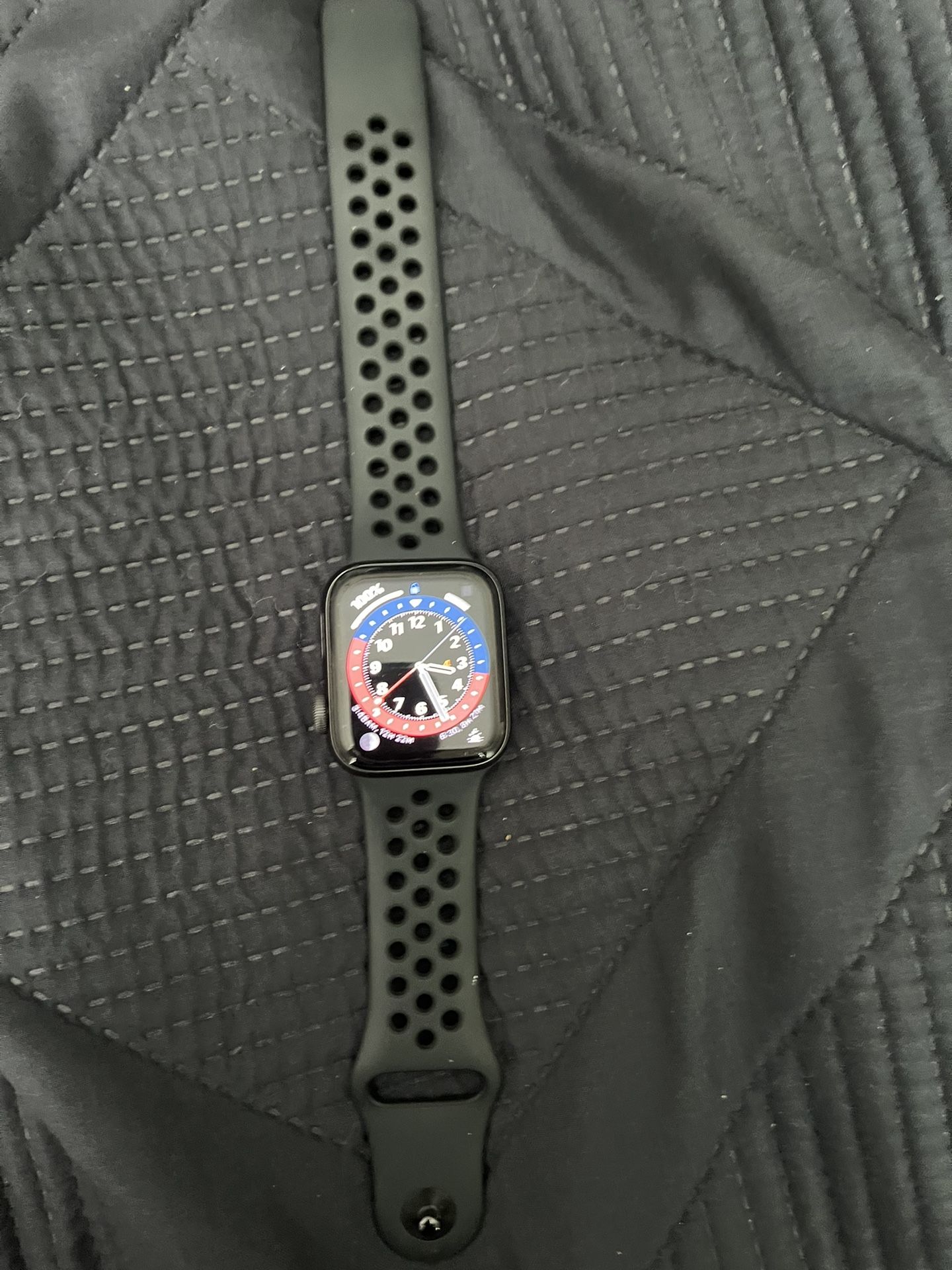 Apple Watch SE Nike Edition