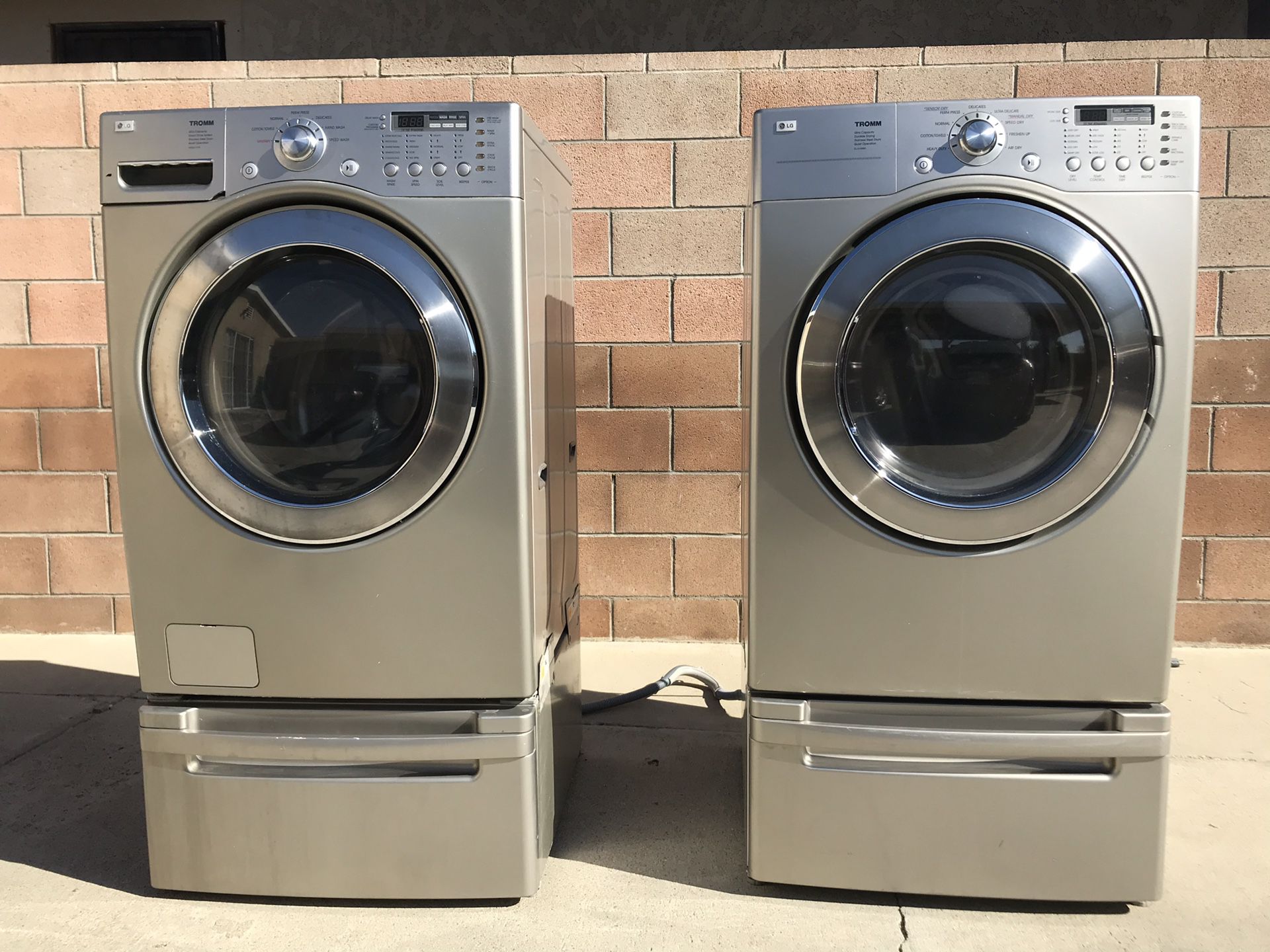 LG Tromm Washer and Gas Dryer Set