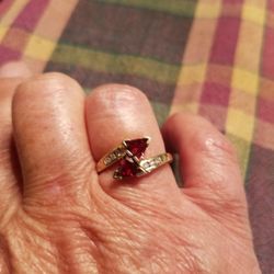 Garnet And Diamond  Ring 