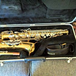 Bundy Saxophone 