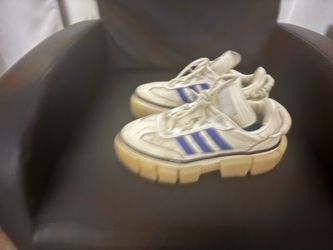 Adidas women tennis shoes
