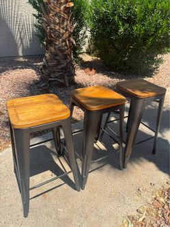 4 Metal Frame & Wood Seat Bar Stools
