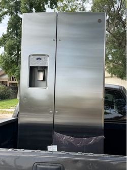 GE - 36 in. Wide 21.8 Cu. Ft. Side-by-Side Counter-Depth Refrigerator with Edge-to-Edge Glass Shelves - Stainless Steel