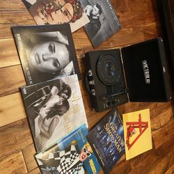 Victrola Suitcase Turntable