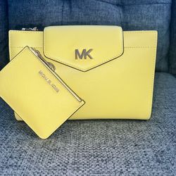 Michael Kors - Crossbody/key ring wallet 