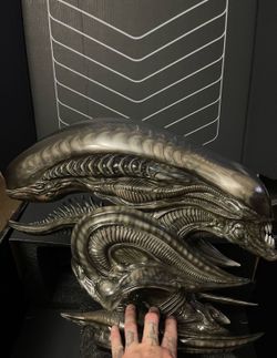 Xenomorph parasite bust