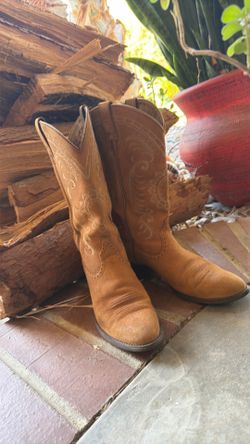 Womens cowgirl boots Ariat