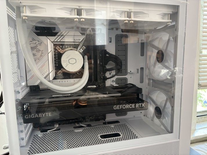 High-End i9 PC –Used for 3 months, Super Fast, and Liquid-Cooled